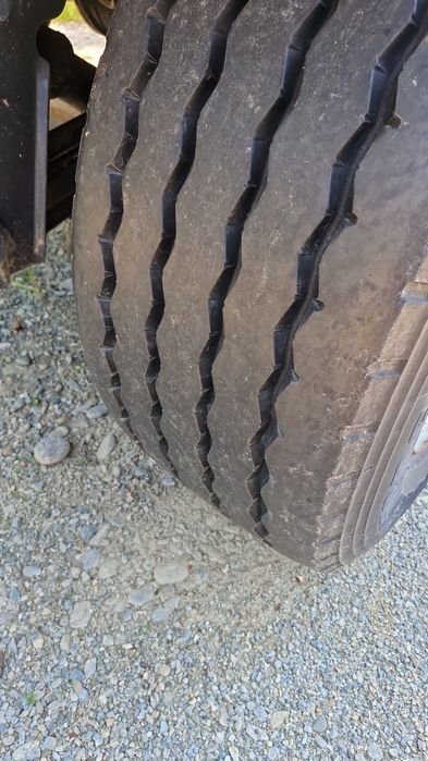 Remorca furgon de 18 tone cu lift