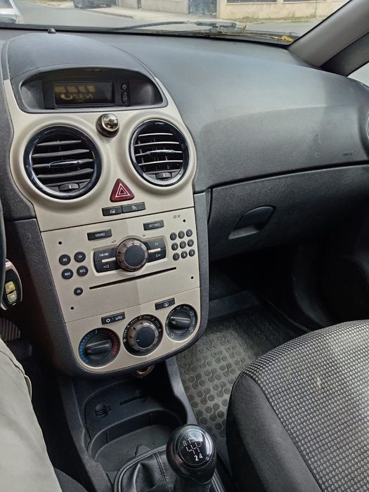 Vând Opel corsa din 2011, motor 1,2 benzina