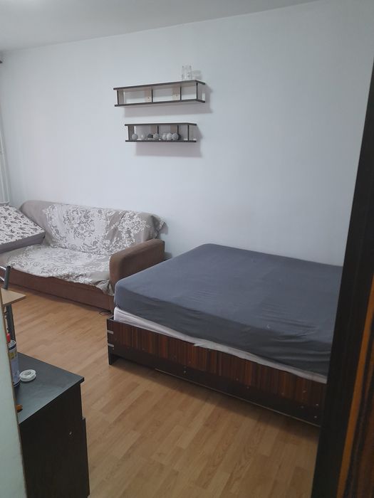 Închiriez garsoniera Obcini!