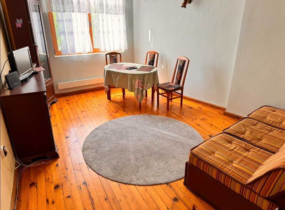 Дава се под наем Двустаен апартамент в Бургас, Център - 110 кв.м за 433.5 € - Снимка #3