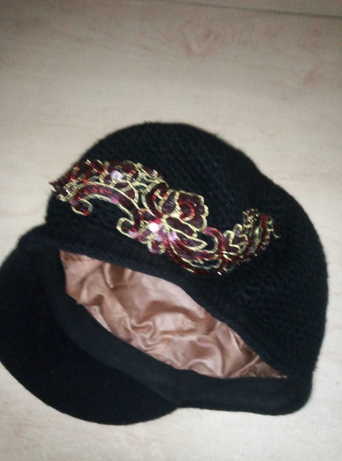 Теплые красивые шапки на зиму разные женские и мужск срочно,недорого