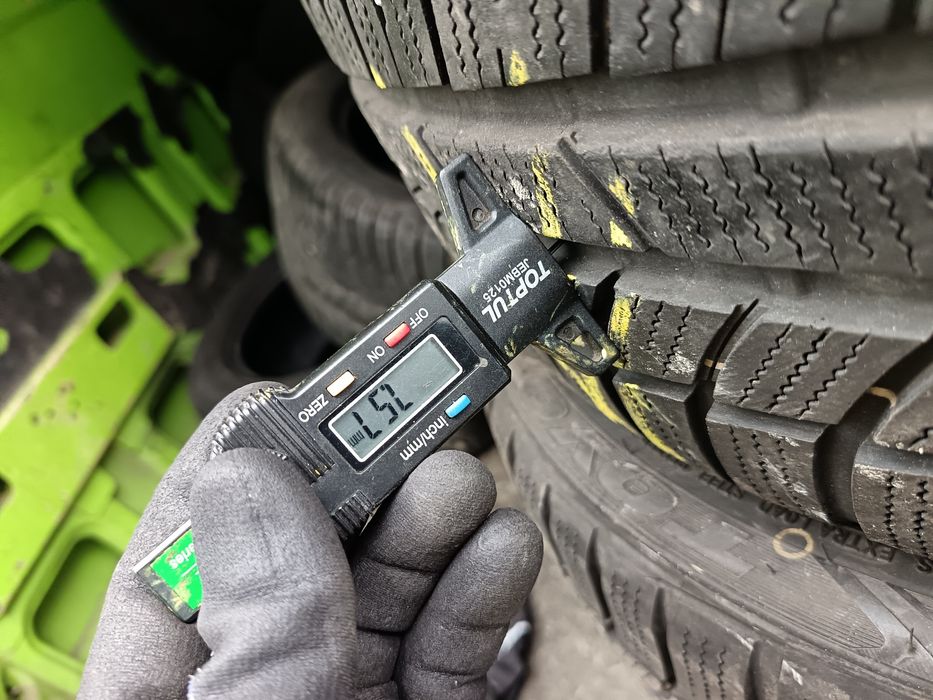 Anvelope MS iarna 225 40 18 și 245 35 18 toyo 7.5mm