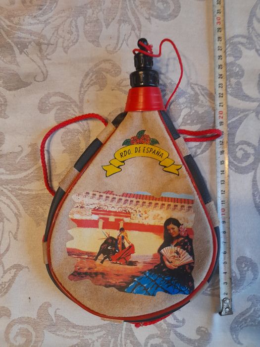 Цветарник,Старо Керамично куче и Испанска кожена  манерка