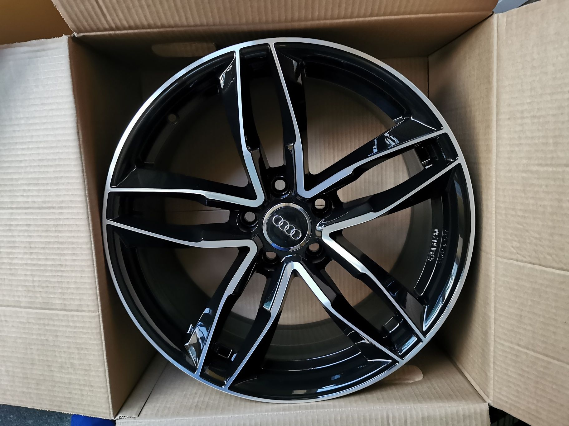 Vand jante de aliaj pentru Audi pe 17 marca Avus model Af16