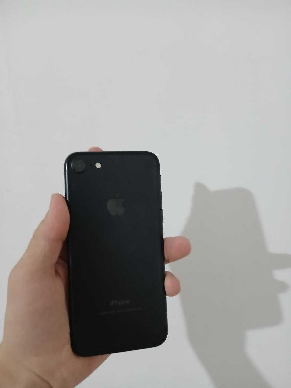 iPhone 7 qora rang narxini keishamiz