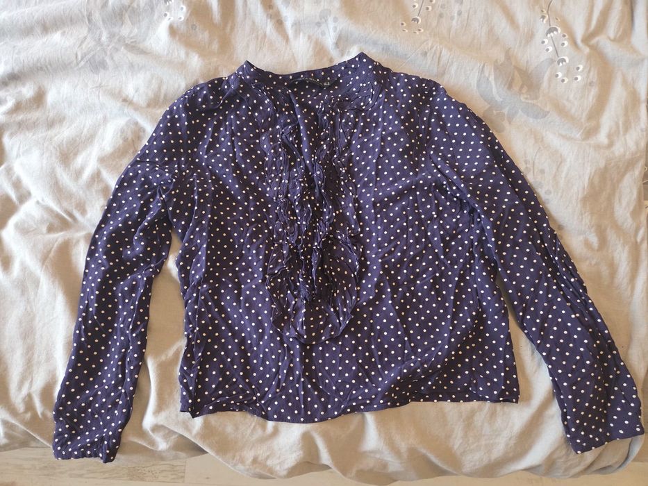 Подарявам дрехи.