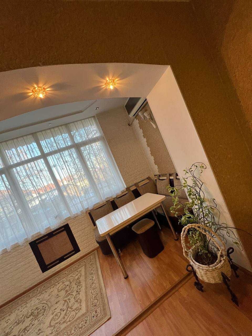 Айбек • Госпитальный • 3-комн •95 м² • этаж 2/5 • [M:0371]