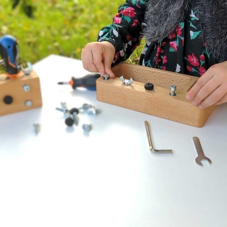 Placa Senzoriala pentru copii, Busy Board, tip Montessori, lemn masiv