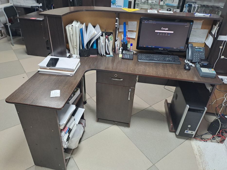 Компьютерные столы, витрина