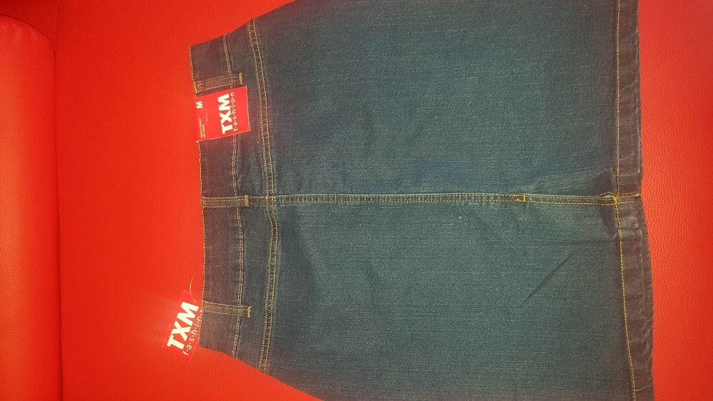 Fusta de blugi conica