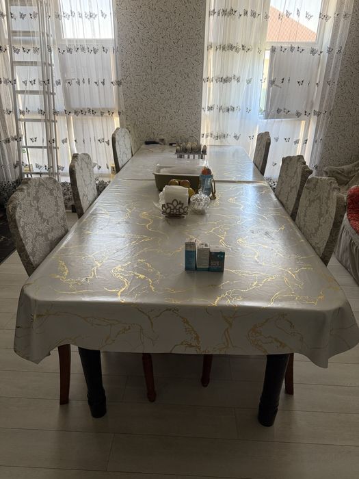 Стол со стульями