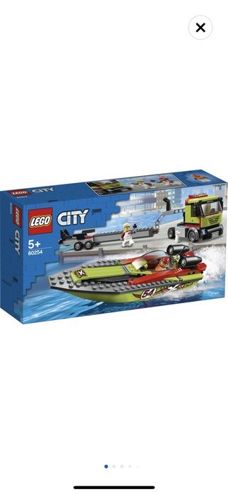 Продавам чисто ново lego city 60254- състезателни лодки