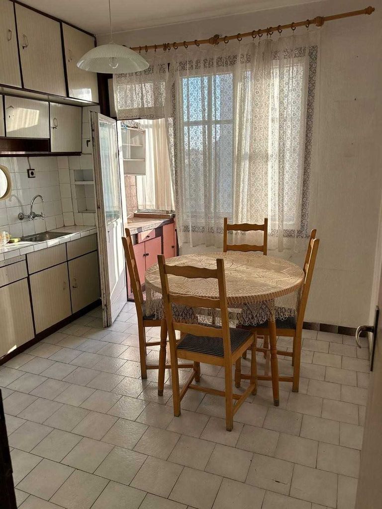Продава се Тристаен апартамент в Пловдив, Каменица 1 - 100 кв.м за 1470 €/кв.м - Снимка #2