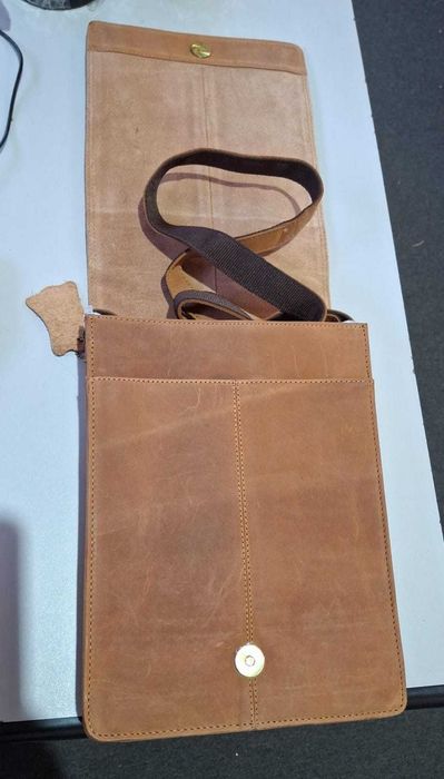 Geanta umar LEABAGS, piele bivol, 20x7x26 cm, maro deschis