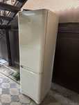 Продам Холодильник Indesit.