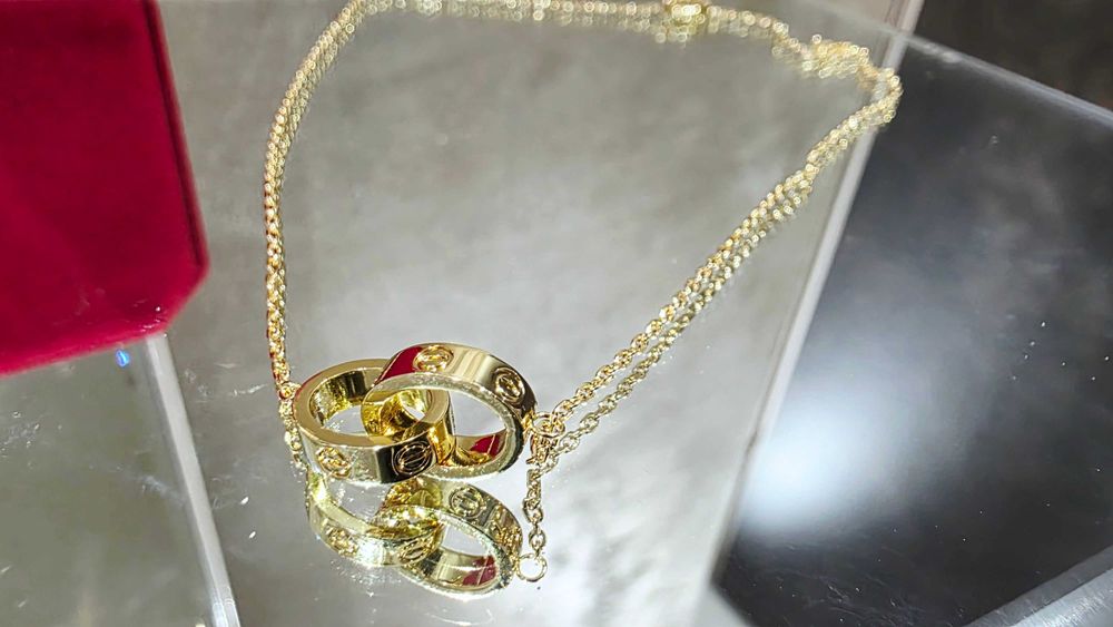 CARTIER Love Gold Pendant Дамско Колие