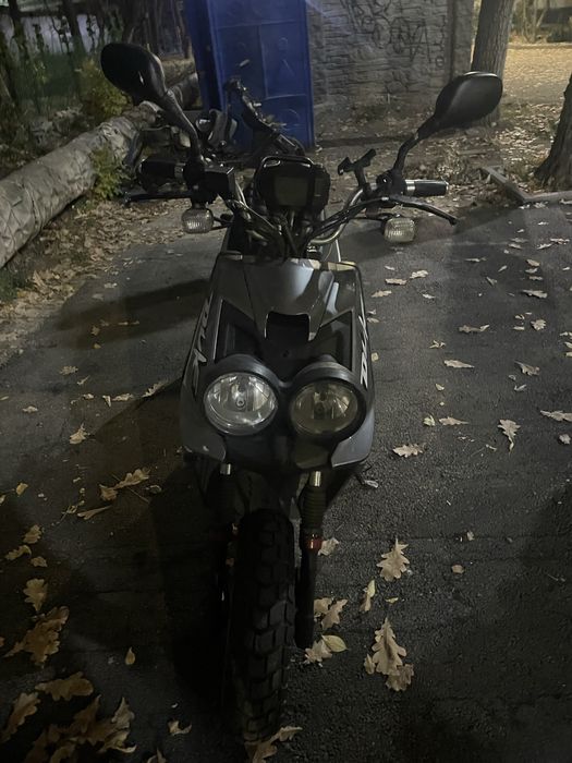 Мопед Скутер pgo kz50