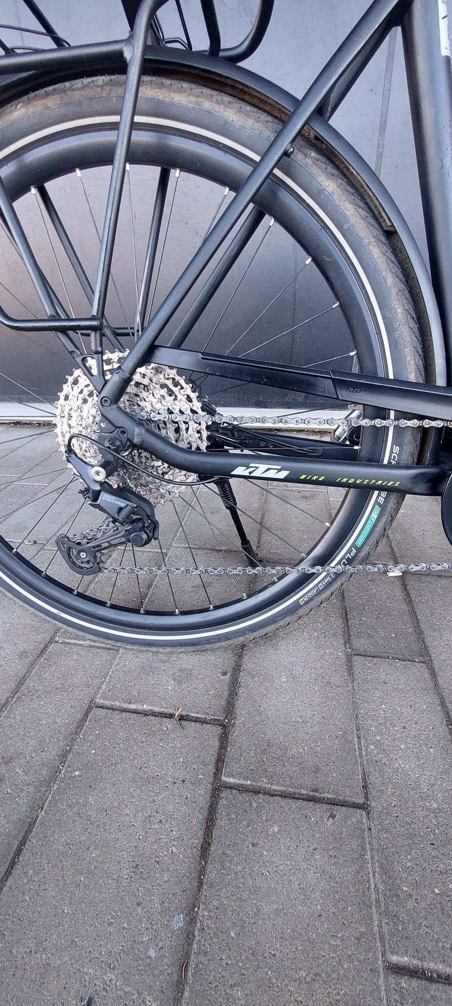 KTM Cento 11-PLUS