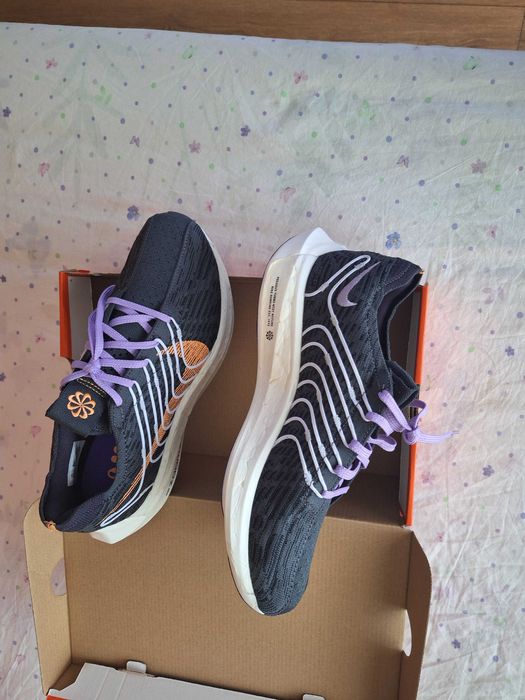 Чисто нови дамски маратонки NIKE TURBO NEXT