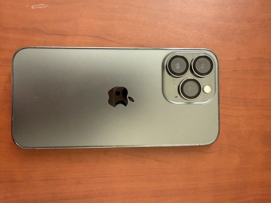 Iphone 13pro holati zor orginal ekran qoyilgan 380$