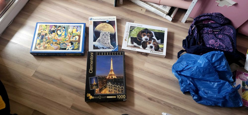 Продават се пъзели