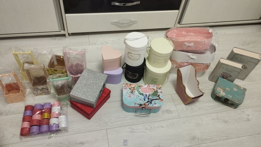 Lot cutii carton și lemn diverse modele