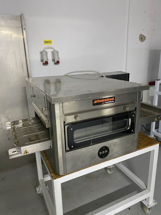 Cuptor tunel nou pentru  pizza sau covrigi