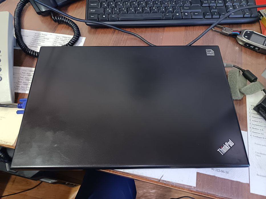 Ноутбук сотилади lenovo