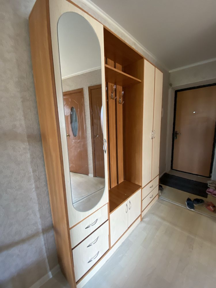 Продам шкаф прихожая