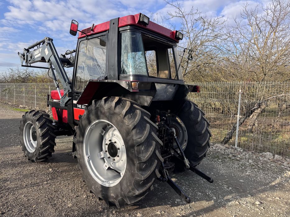 Tractor Case 745 XL Cu Încarcator Frontal