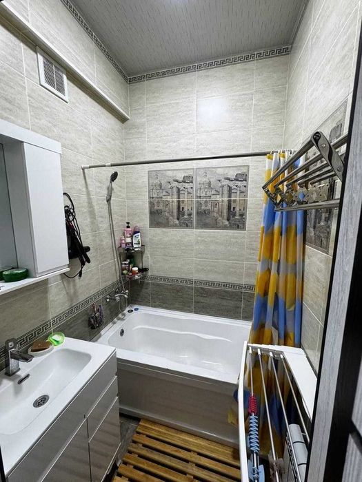 1  хоналик квартир 3 этаж, шарк 1, барака кафе