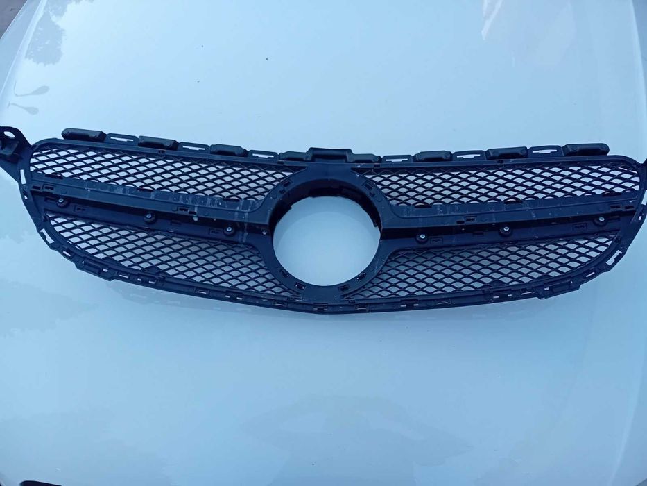 Решетка за Мерцедес w205