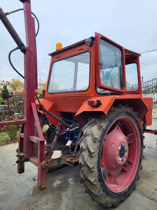 Vând tractor u445
