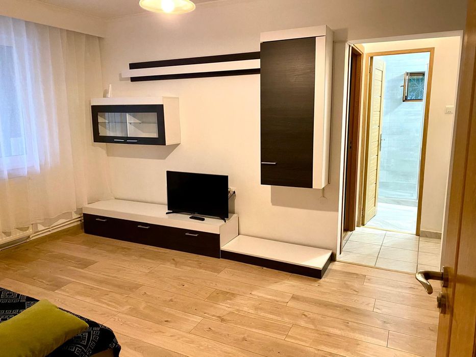 Închiriez apartament 2 cam