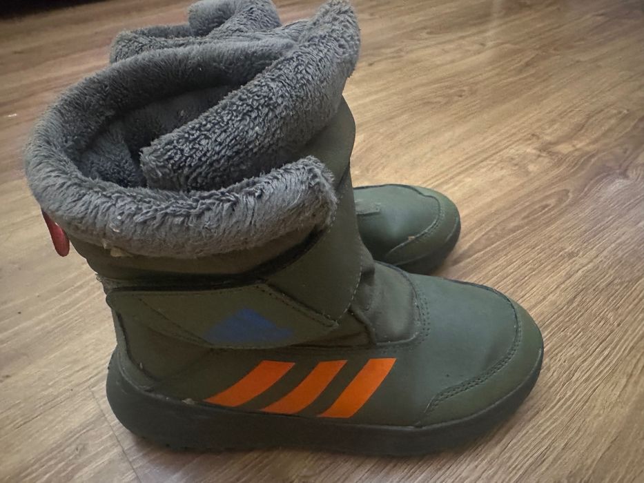 Зимни ботушки адидас