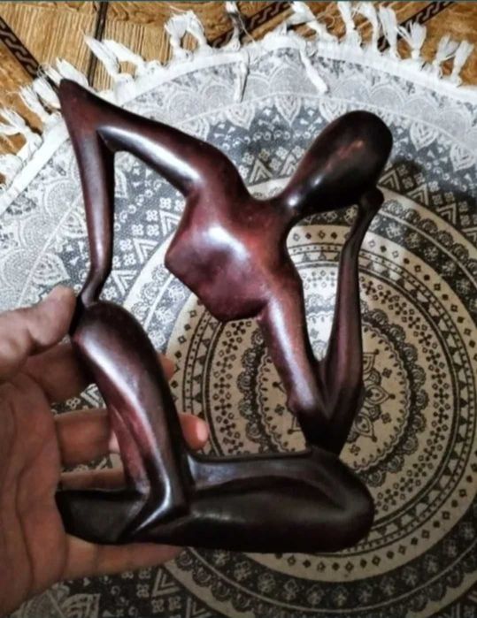 Gânditorul statueta lemn
