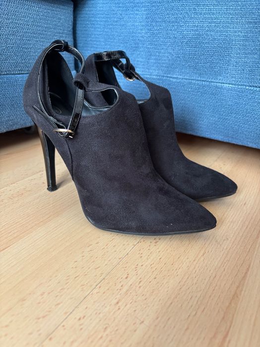 Различни видове обувки