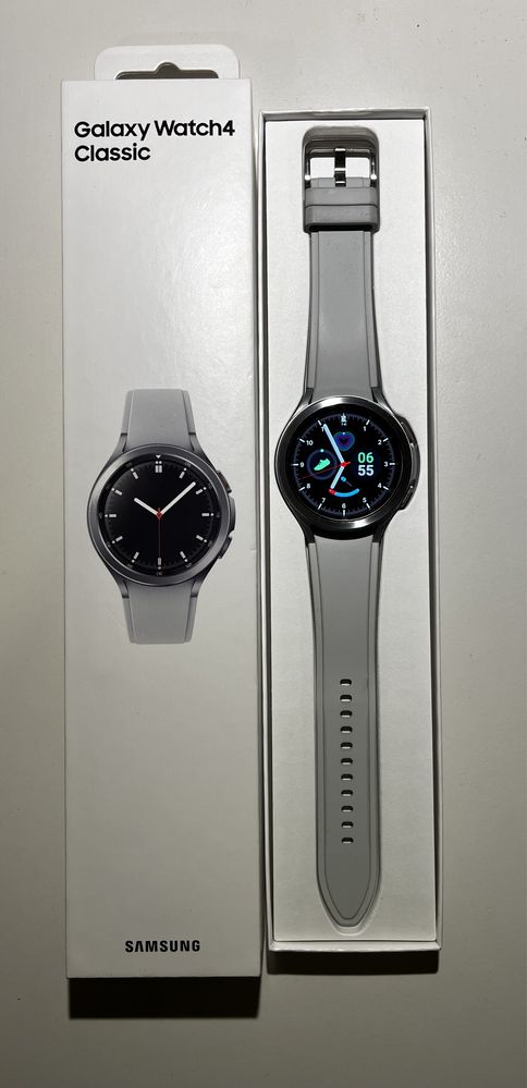 Galaxy Watch 4 Classic 46mm + brățară suplimentară de metal