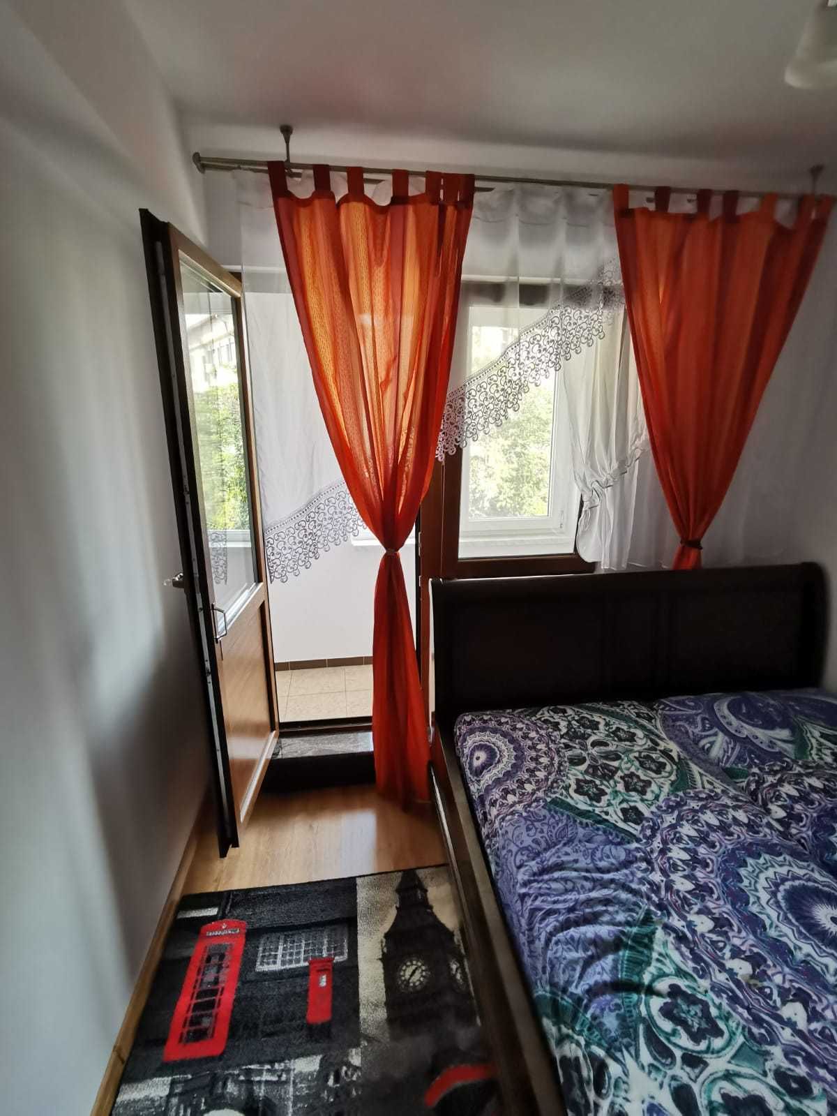 Inchiriez apartament cu 2 camere proaspat renovat