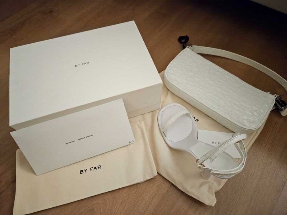 BY FAR - Бели сандали mia optic white circular croco