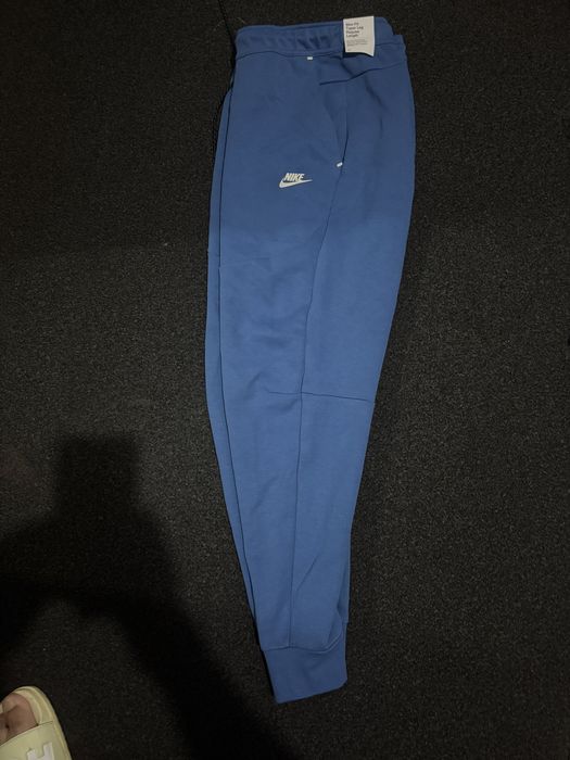 Pantaloni Nike Tech Model Anterior
