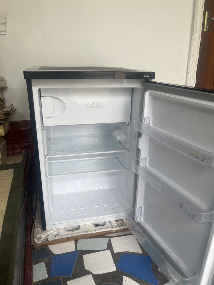 Холодильник продается