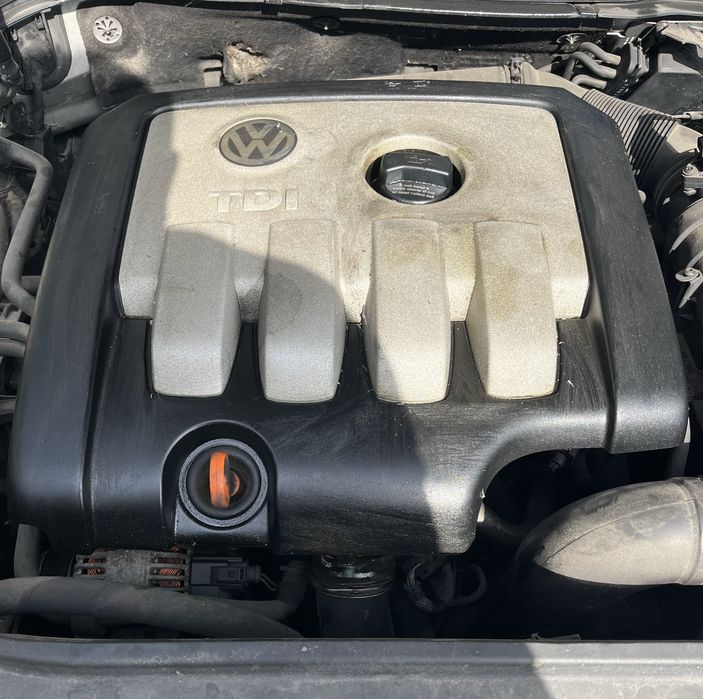 Motor VW Passat B6 2.0 TDI BKP + Cutie de viteze + Turbosuflantă