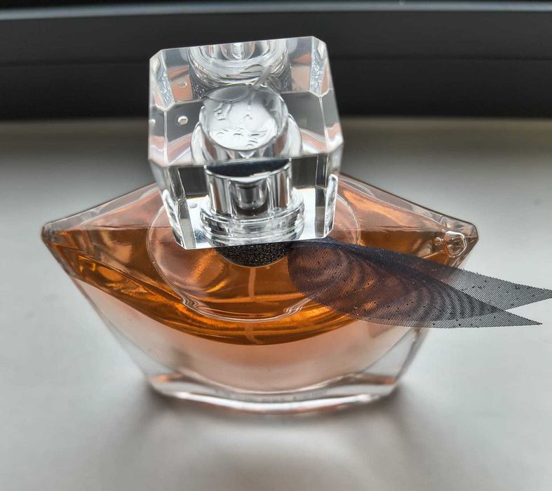 Apa de parfum La Vie est Belle
