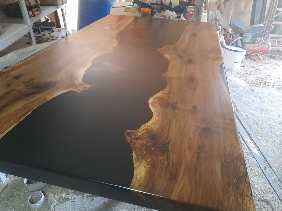 Дизайнерски маси и плотове