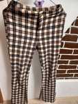 Vând pantaloni noi evazați de dama mărimea S+1 cadou
