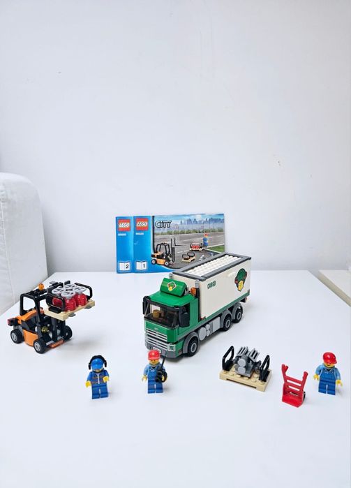 Lego City 60020 - Cago Truck (2013)