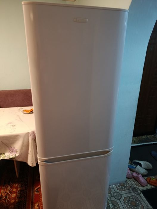 Холодильник Бирюса