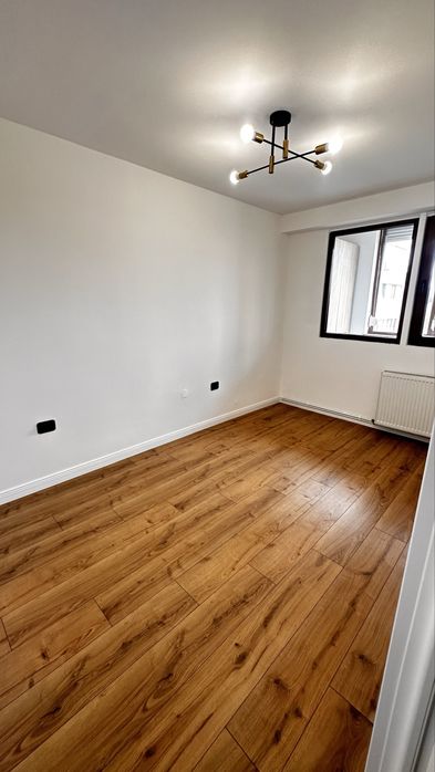 Proprietar ,vand ap 3 camere spatios  ,Promenada Moll
