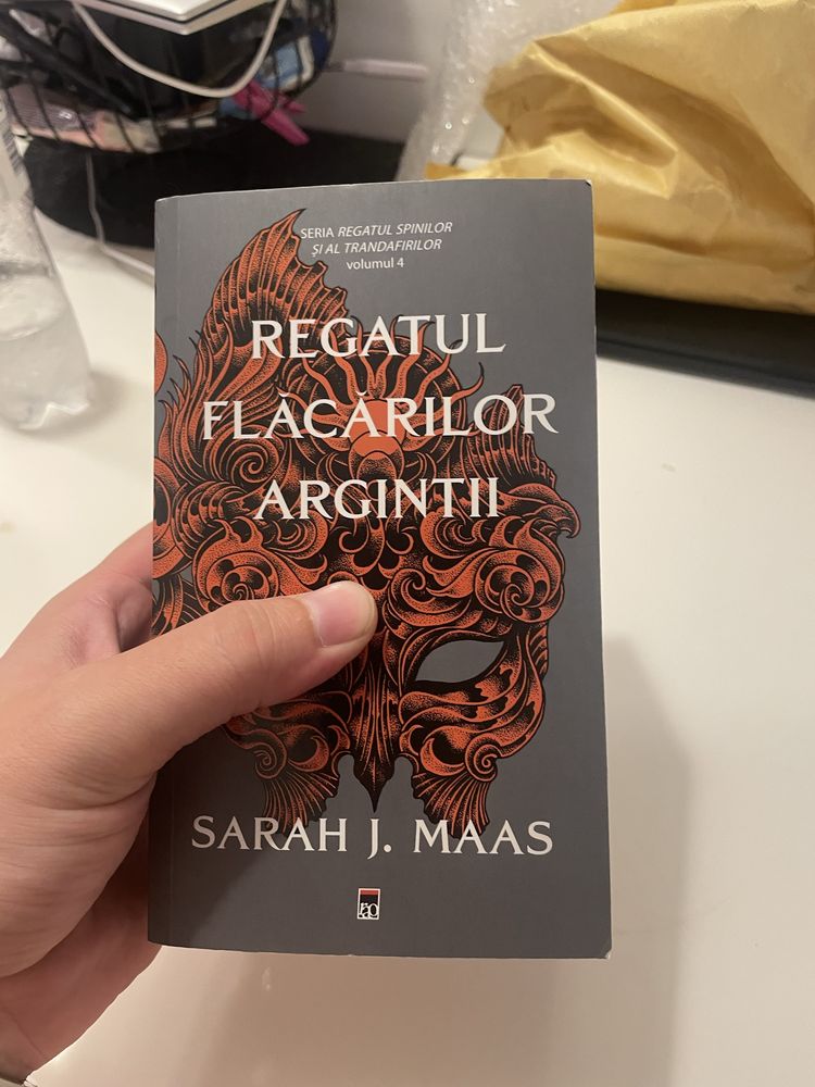 Regatul flacarilor argintii